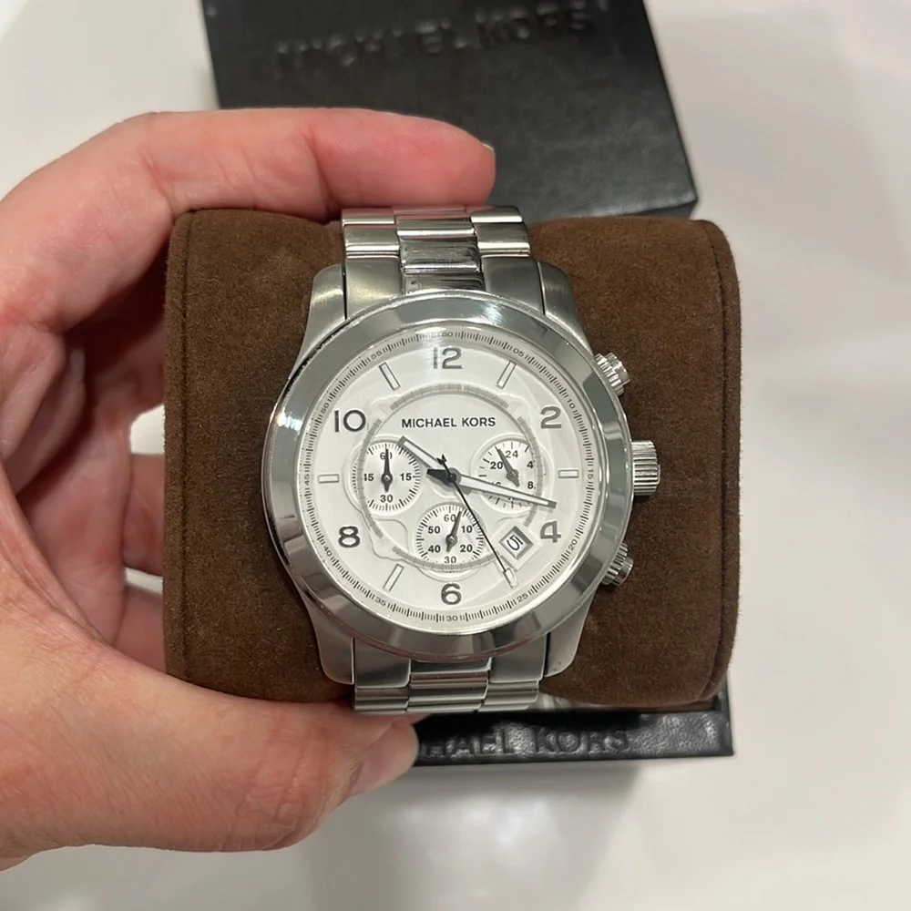 Michael Kors - Picture 3 of 5